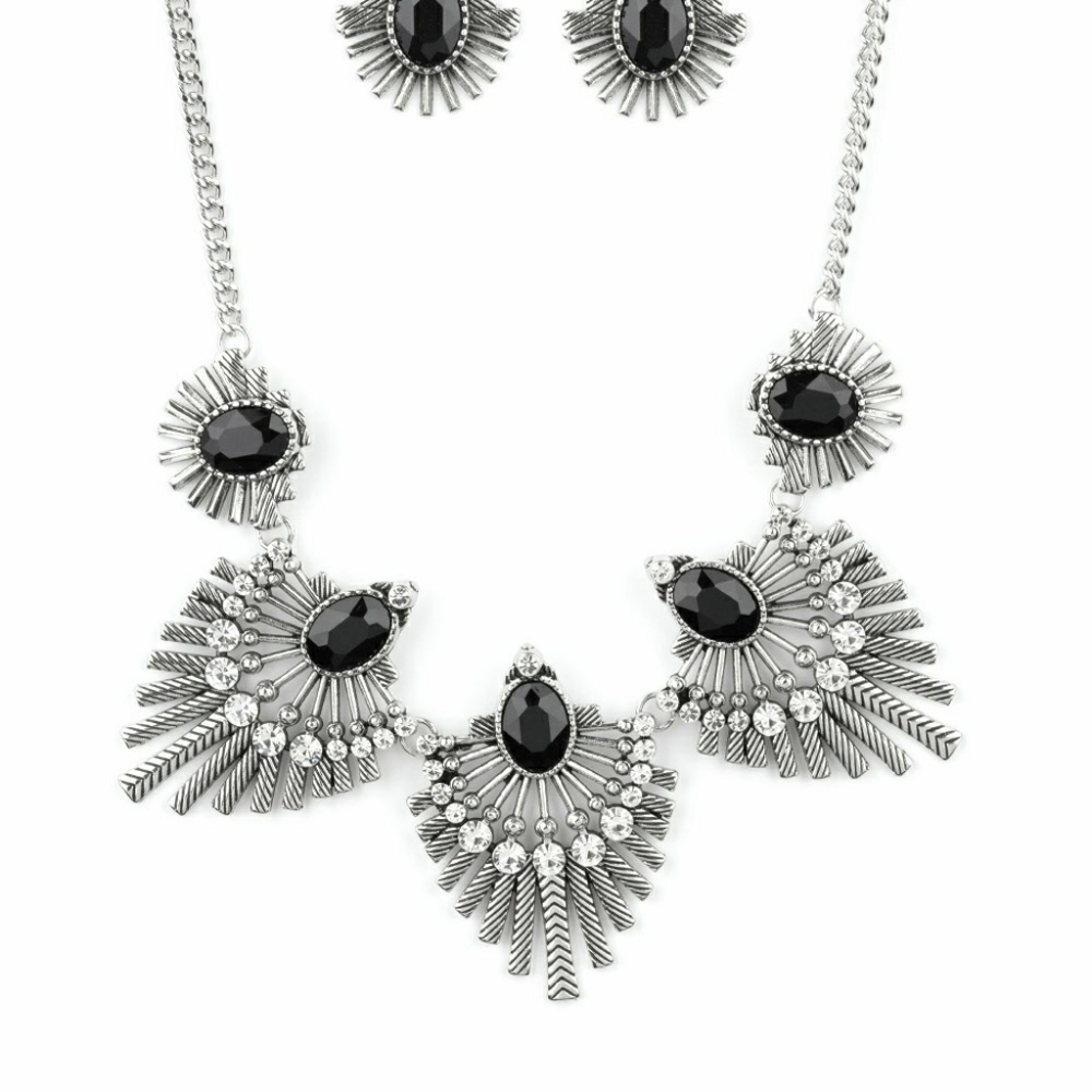 Women's black and silver necklace